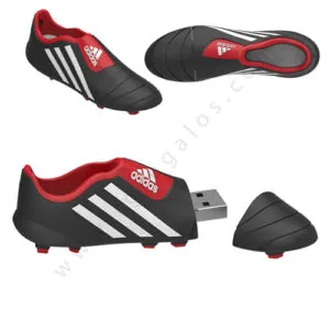 Usb forma bota de futbol