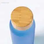Botella cristal color tapón bambú azul detalle