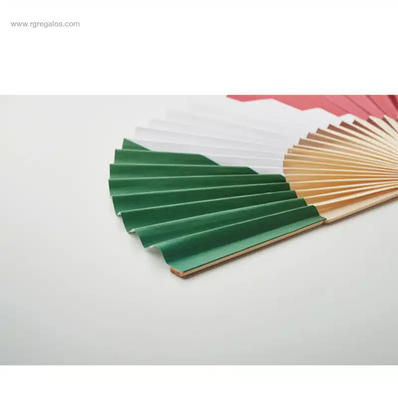 Abanico bambú diseño bandera Italia detalle